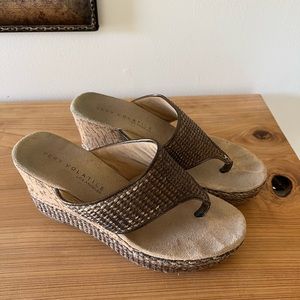 Volatile Shoes Size 7